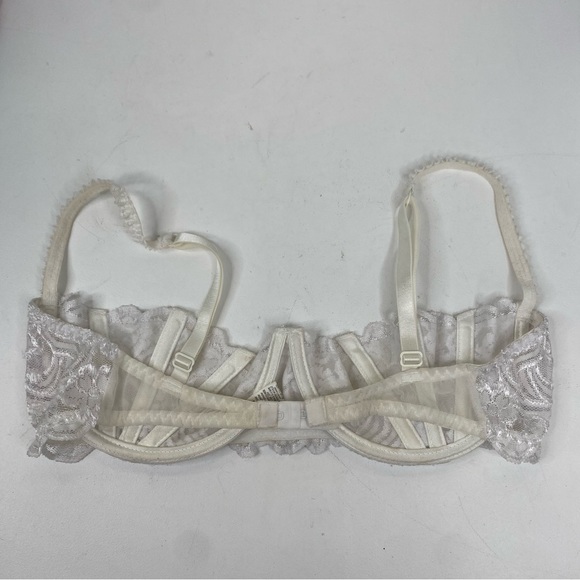VTG Intimate Attitudes White Size 40 Structured Lace Unpadded Bra - Picture 2 of 3